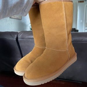 Ugg Boots- NWOT (never worn)